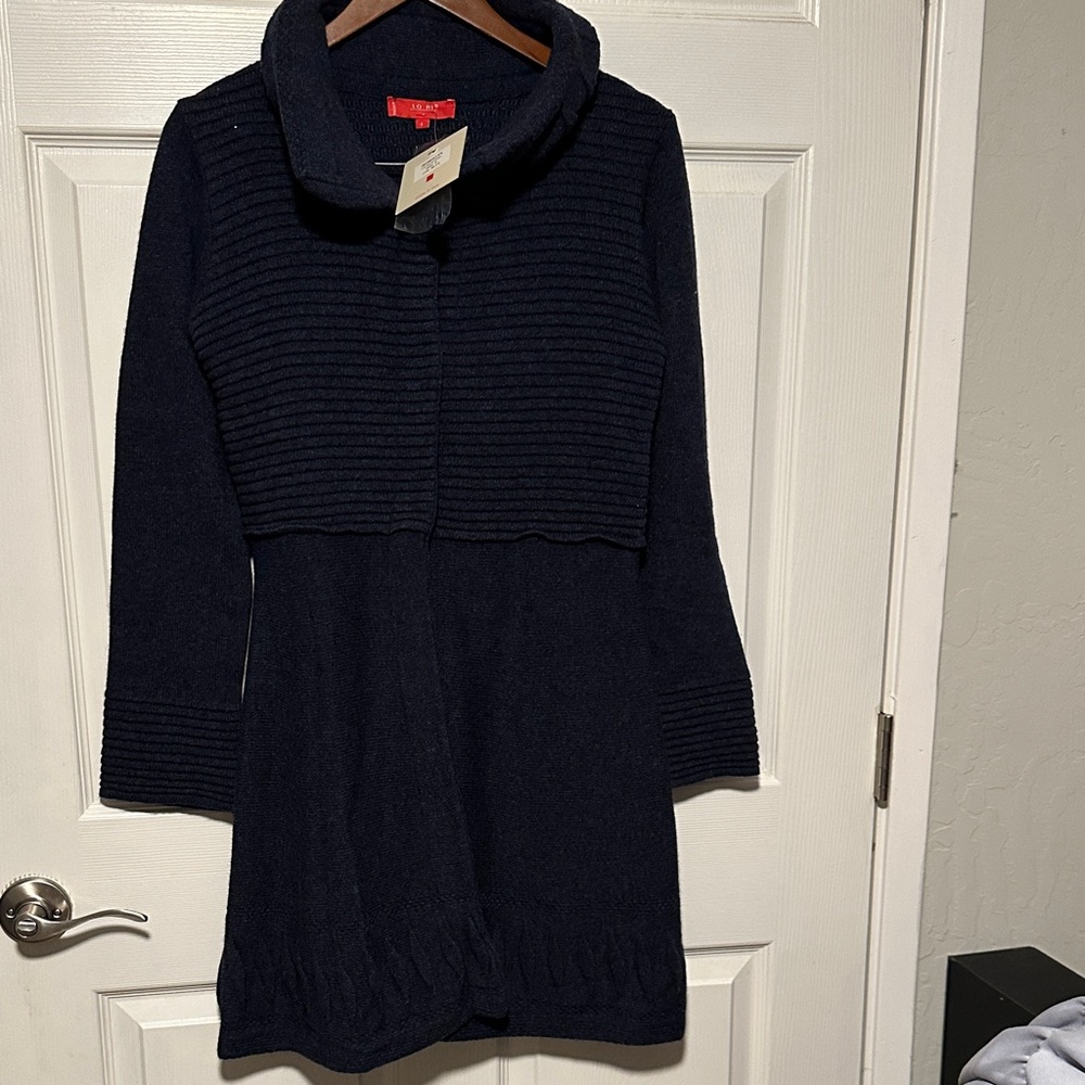 Elegant Navy Women's Cardigan LO RI new M